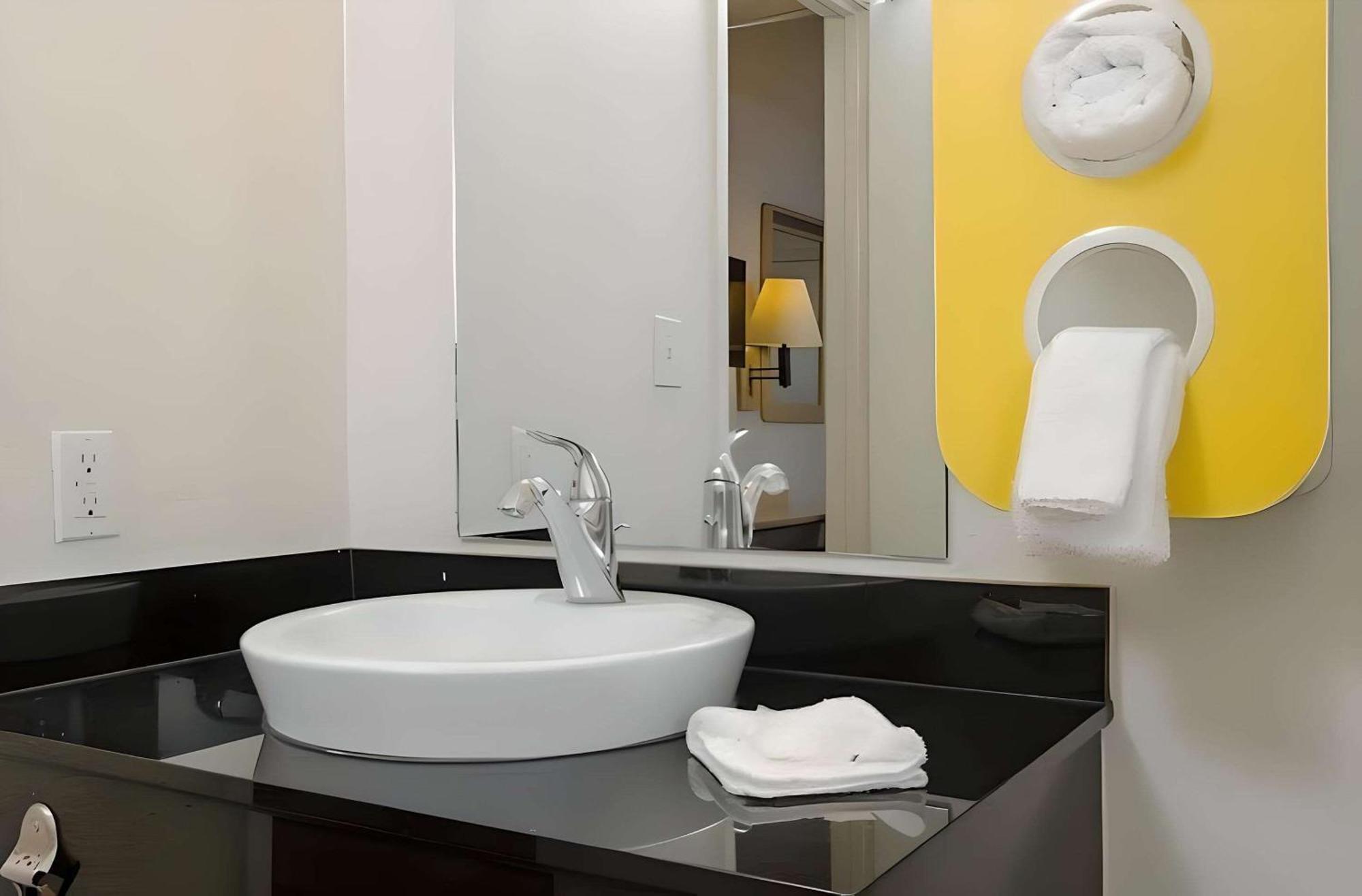 Park Inn By Radisson, Turlock Bagian luar foto