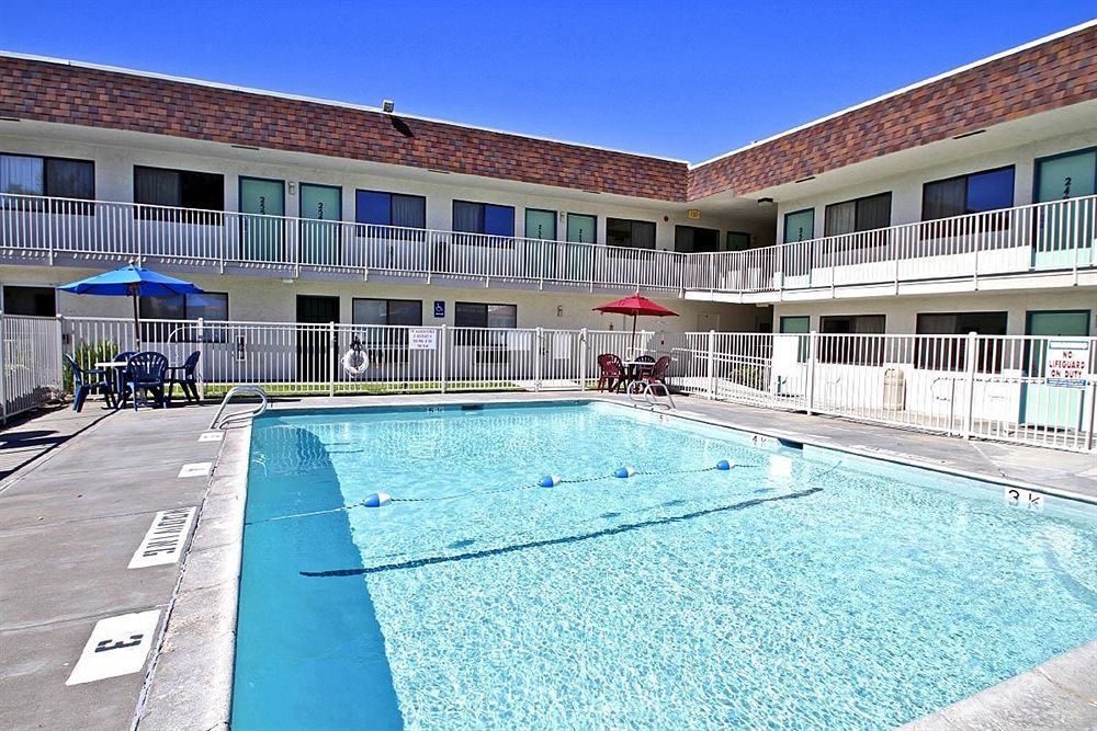 Park Inn By Radisson, Turlock Bagian luar foto